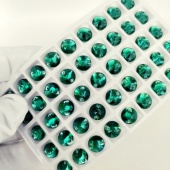 Круг пришивной Emerald - изумрудный 10мм 1шт хрусталь